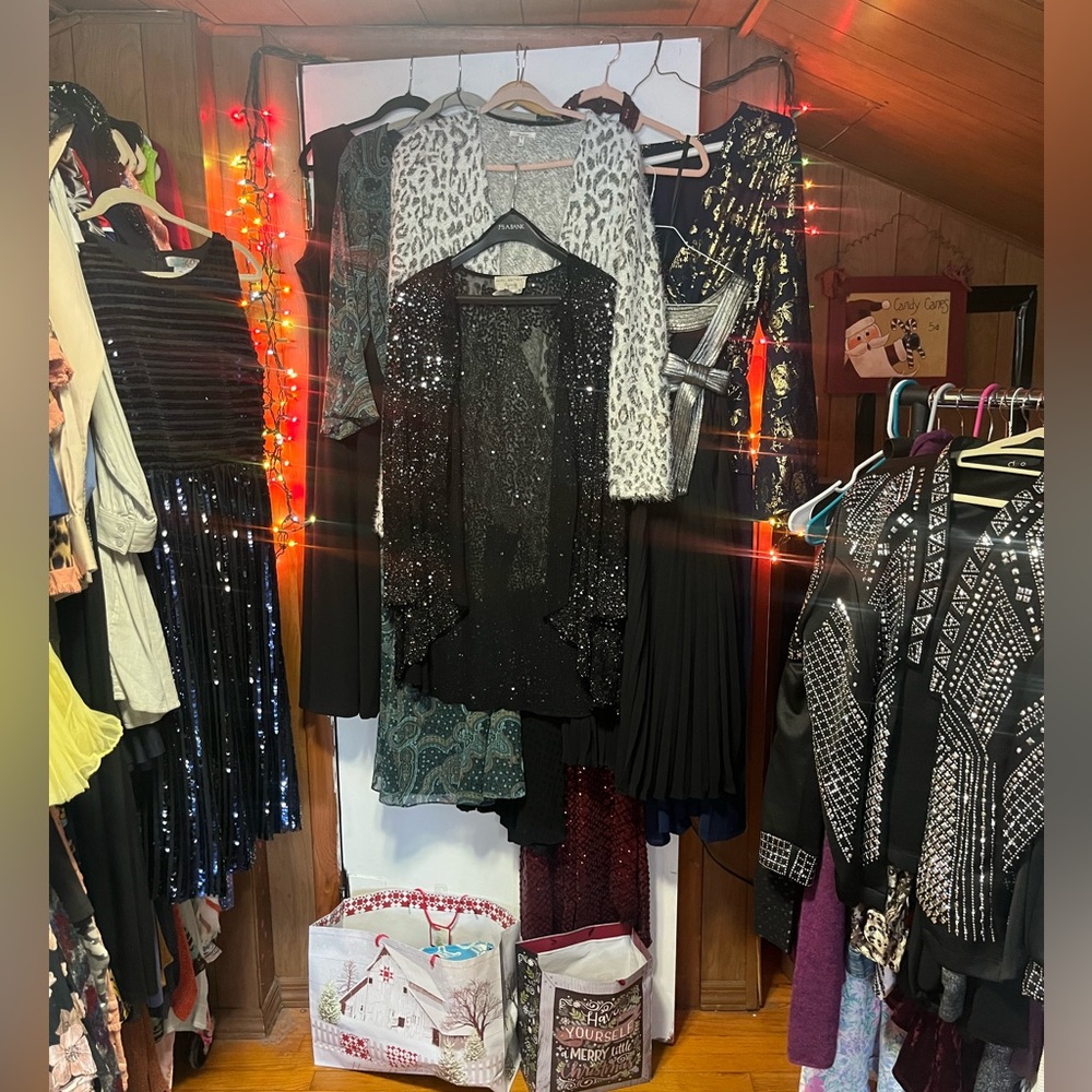 Iโm live!!! Vintage to Modern!All sizes styles.True vintage pieces, - Picture 3 of 7